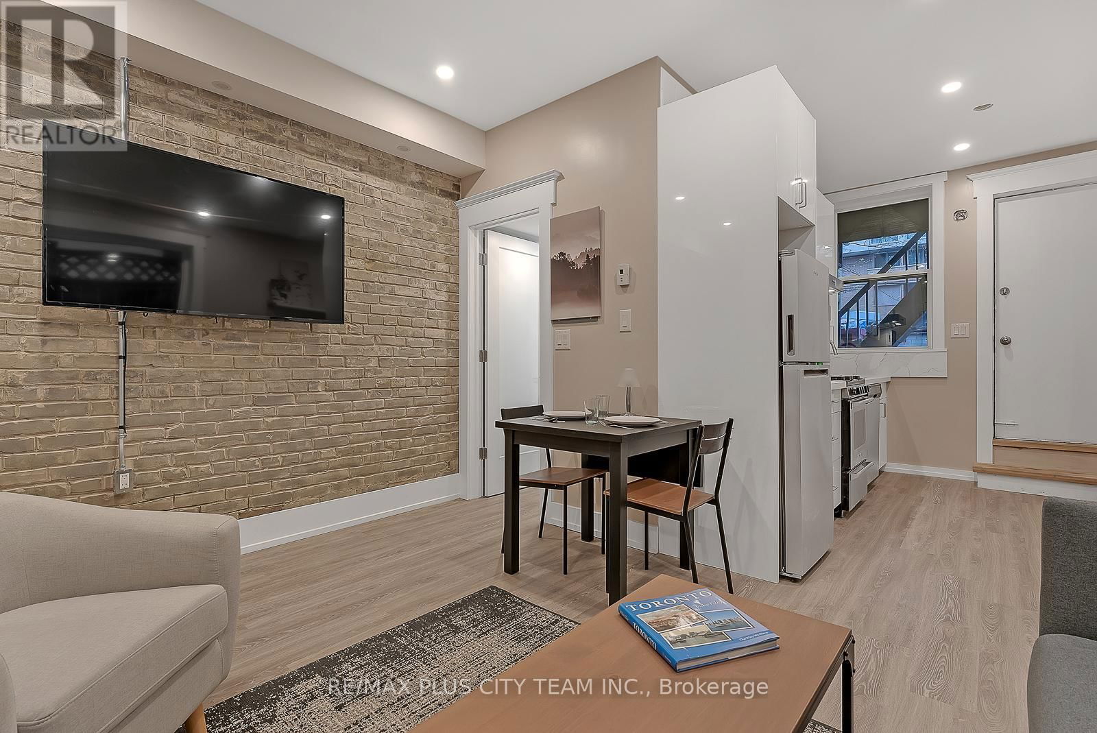 2 - 216 SEATON STREET Image 4