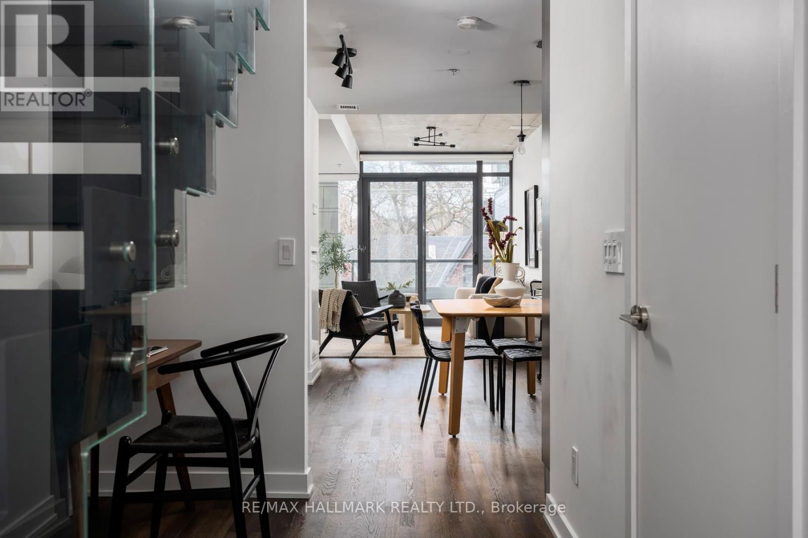 317 - 8 DOVERCOURT ROAD Image 7