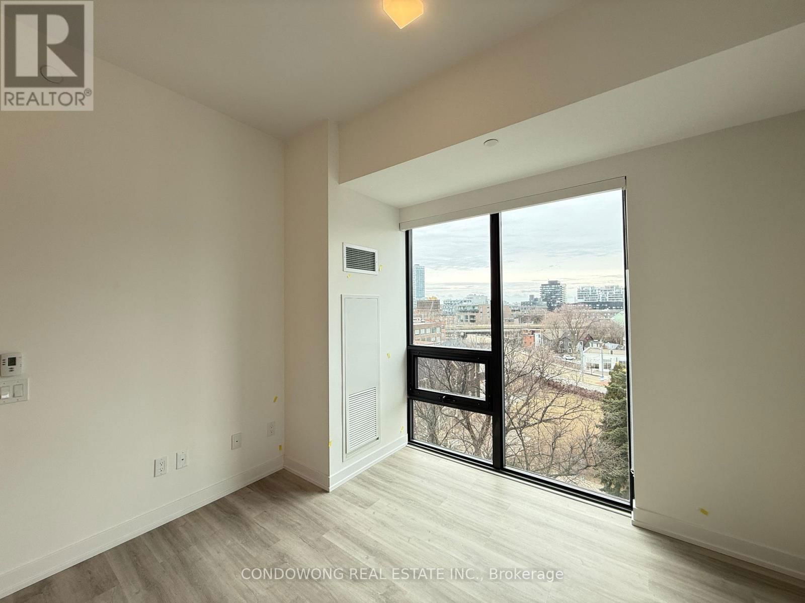 613 - 28 EASTERN AVENUE Image 5