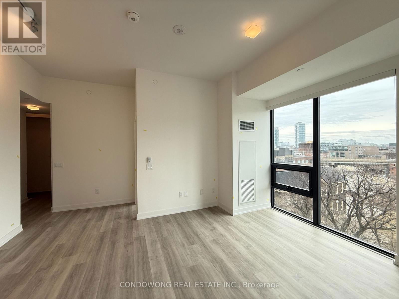 613 - 28 EASTERN AVENUE Image 9