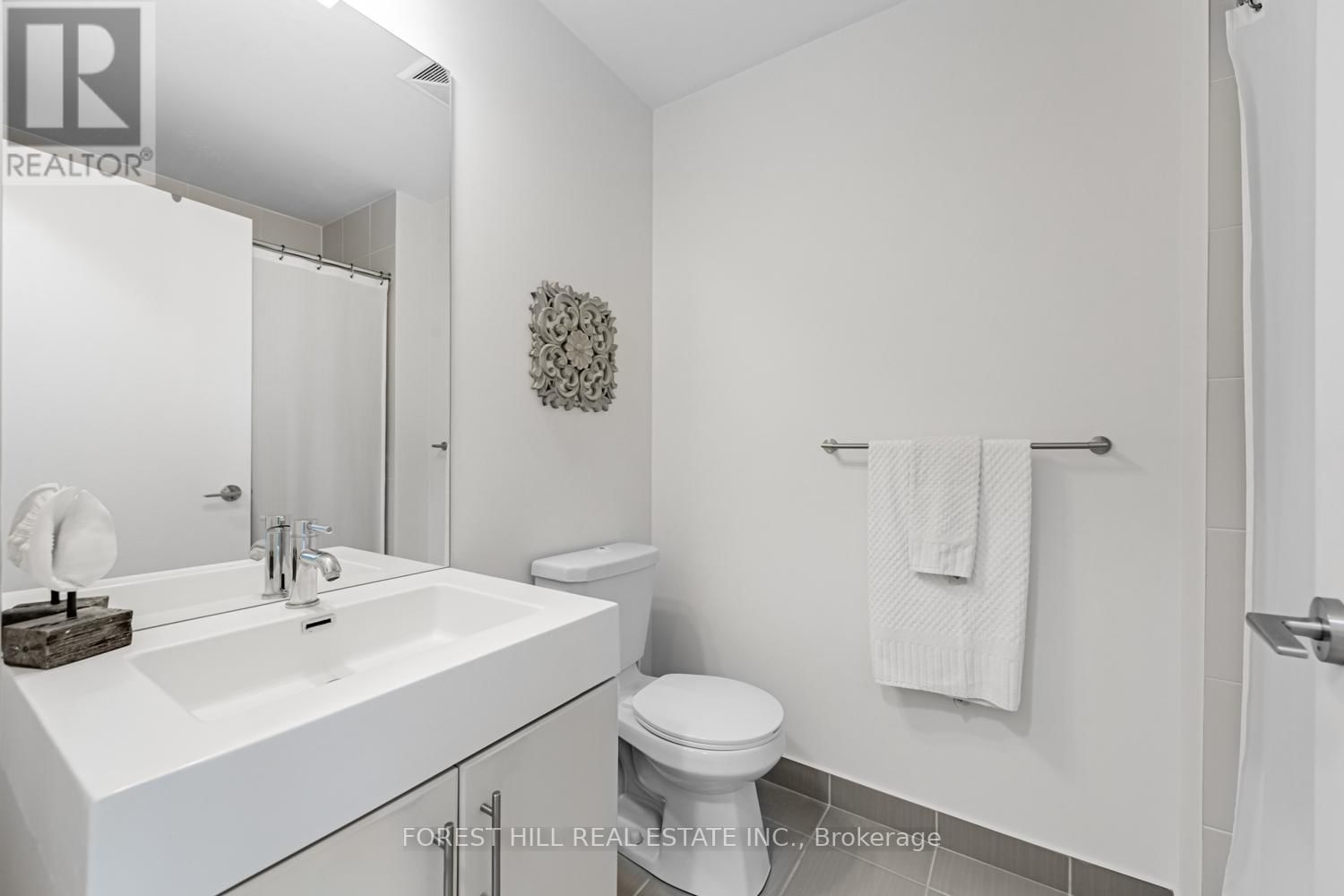 LPH13 - 35 BRIAN PECK CRESCENT Image 18