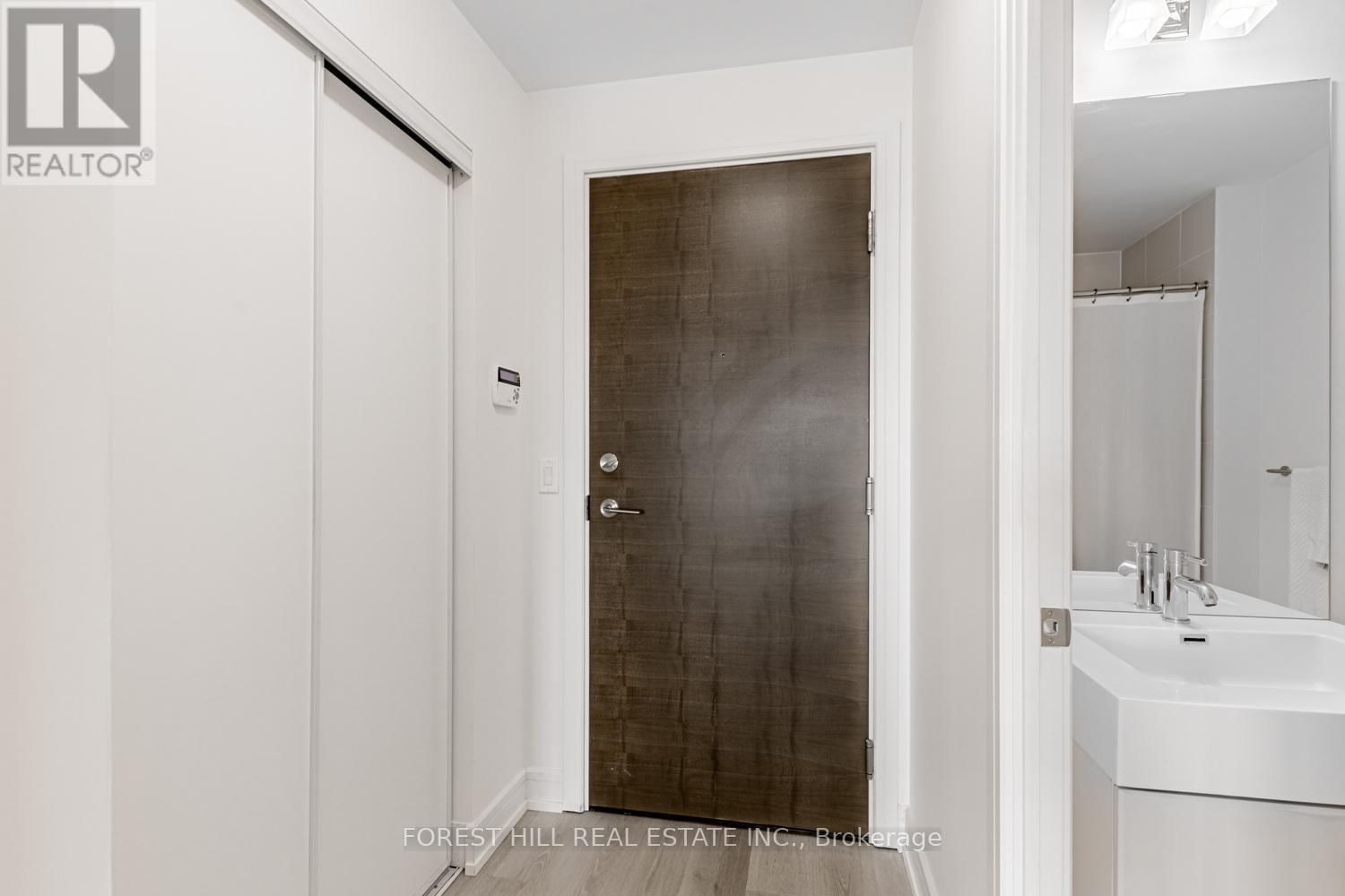 LPH13 - 35 BRIAN PECK CRESCENT Image 3