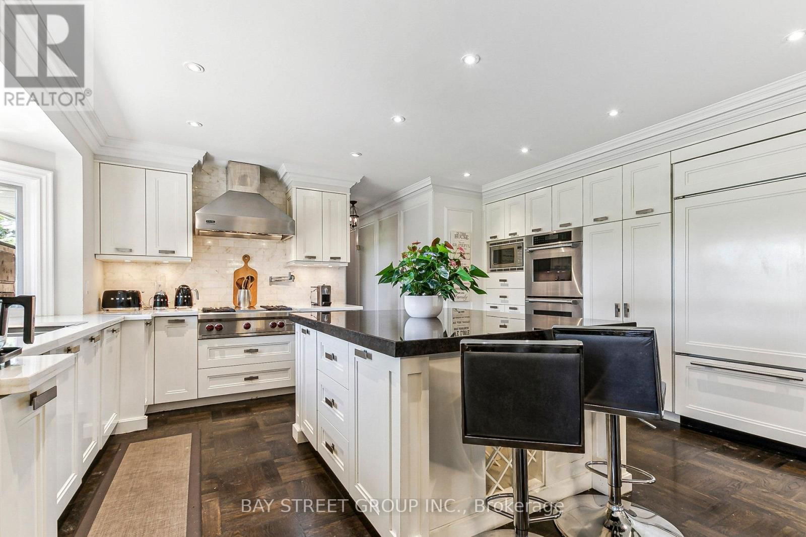 6 PENWOOD CRESCENT Image 12