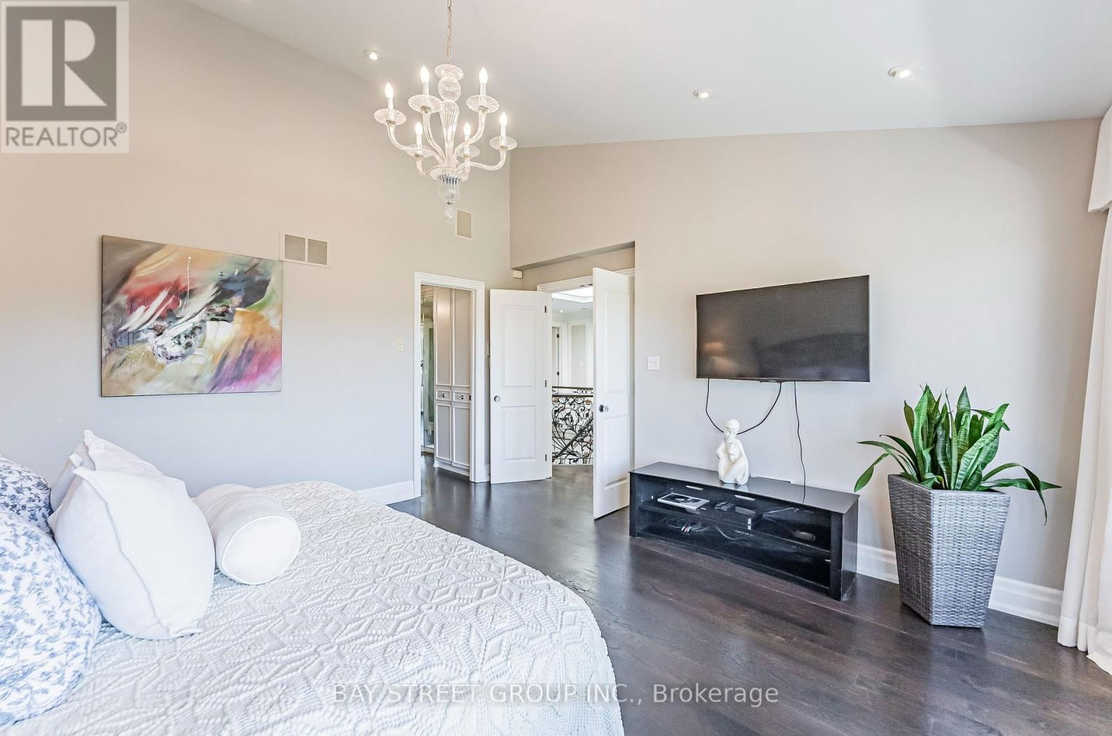 6 PENWOOD CRESCENT Image 23