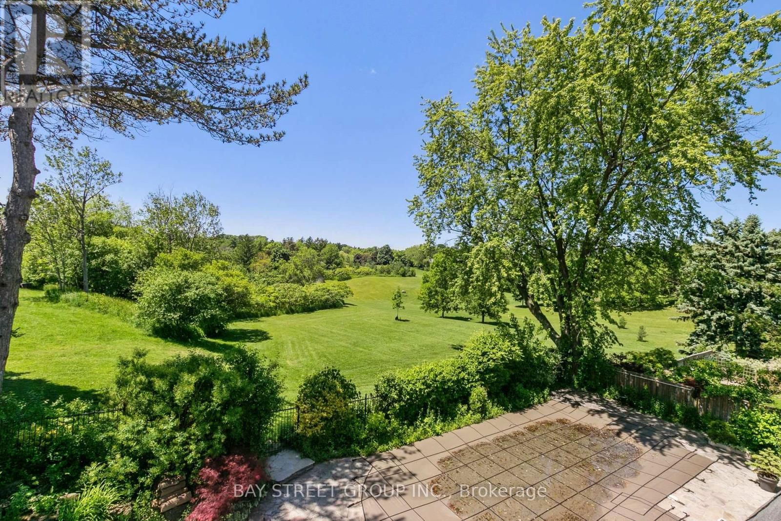 6 PENWOOD CRESCENT Image 28