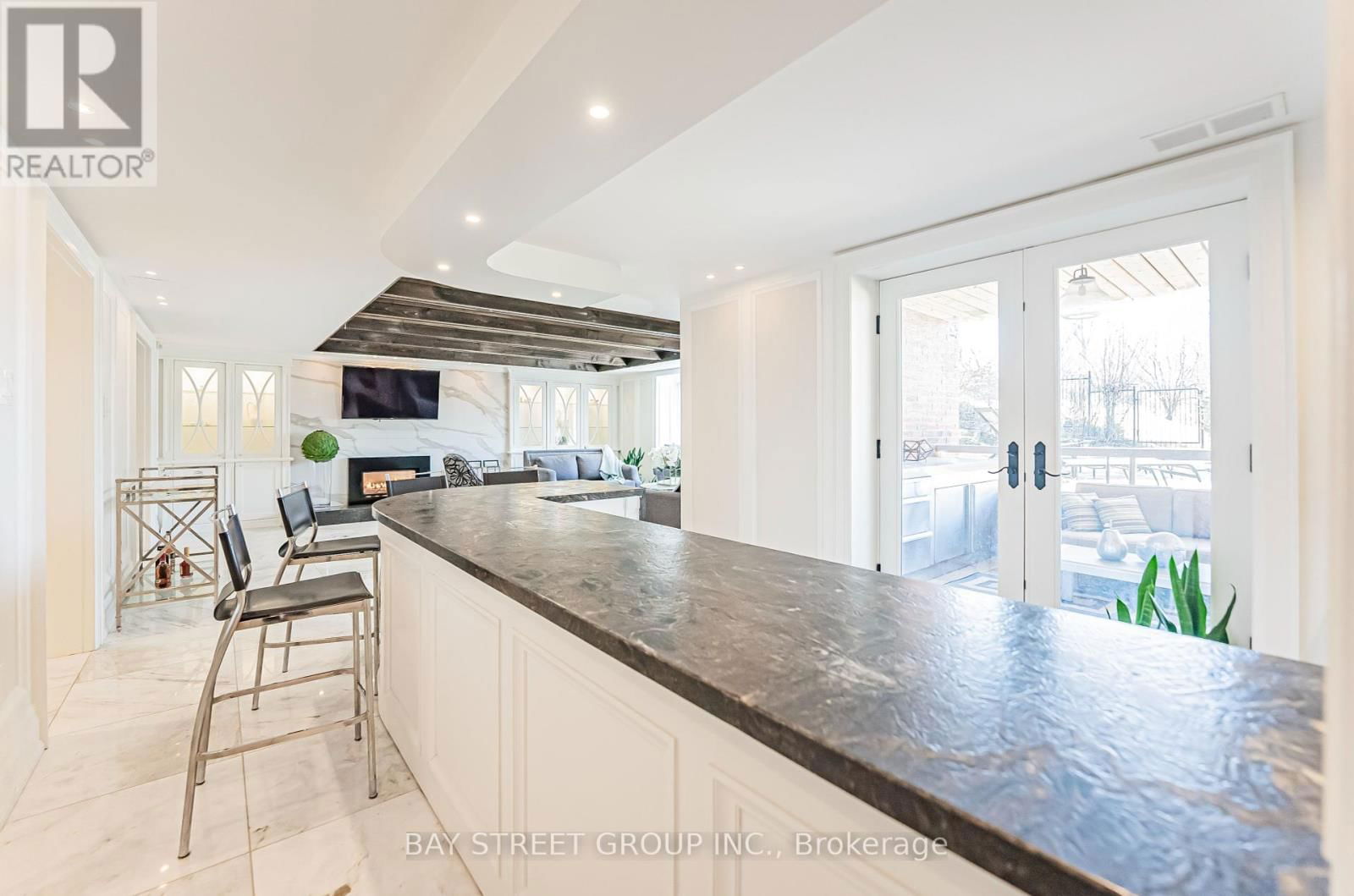 6 PENWOOD CRESCENT Image 37