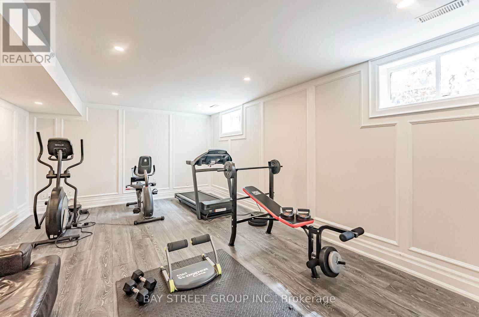 6 PENWOOD CRESCENT Image 39