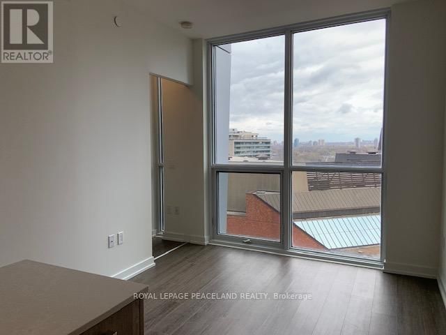 1110 - 1 YORKVILLE AVENUE Image 3