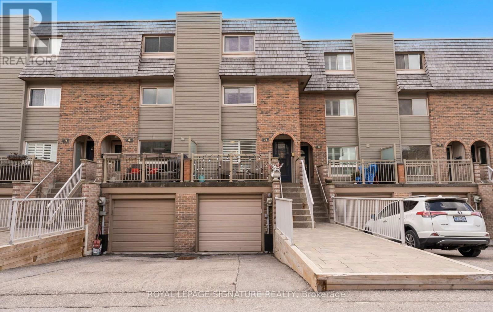 74 DUTCH MYRTLE WAY Image 1