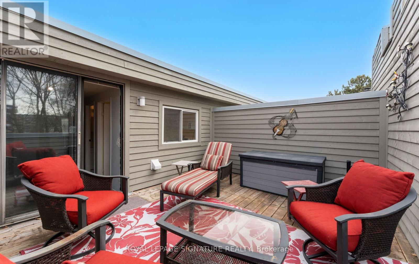 74 DUTCH MYRTLE WAY Image 30