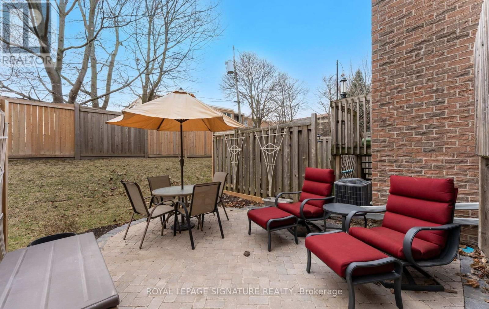 74 DUTCH MYRTLE WAY Image 36