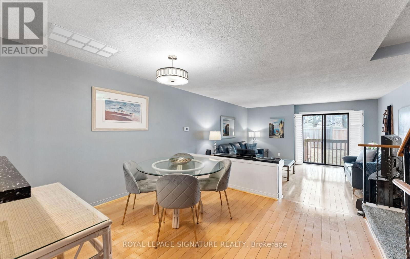 74 DUTCH MYRTLE WAY Image 4