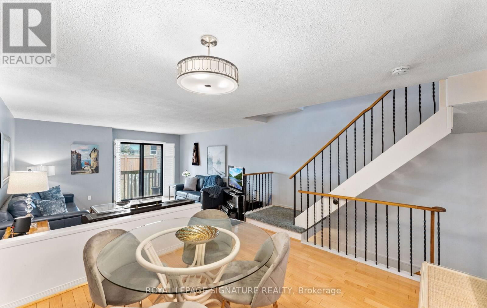 74 DUTCH MYRTLE WAY Image 6