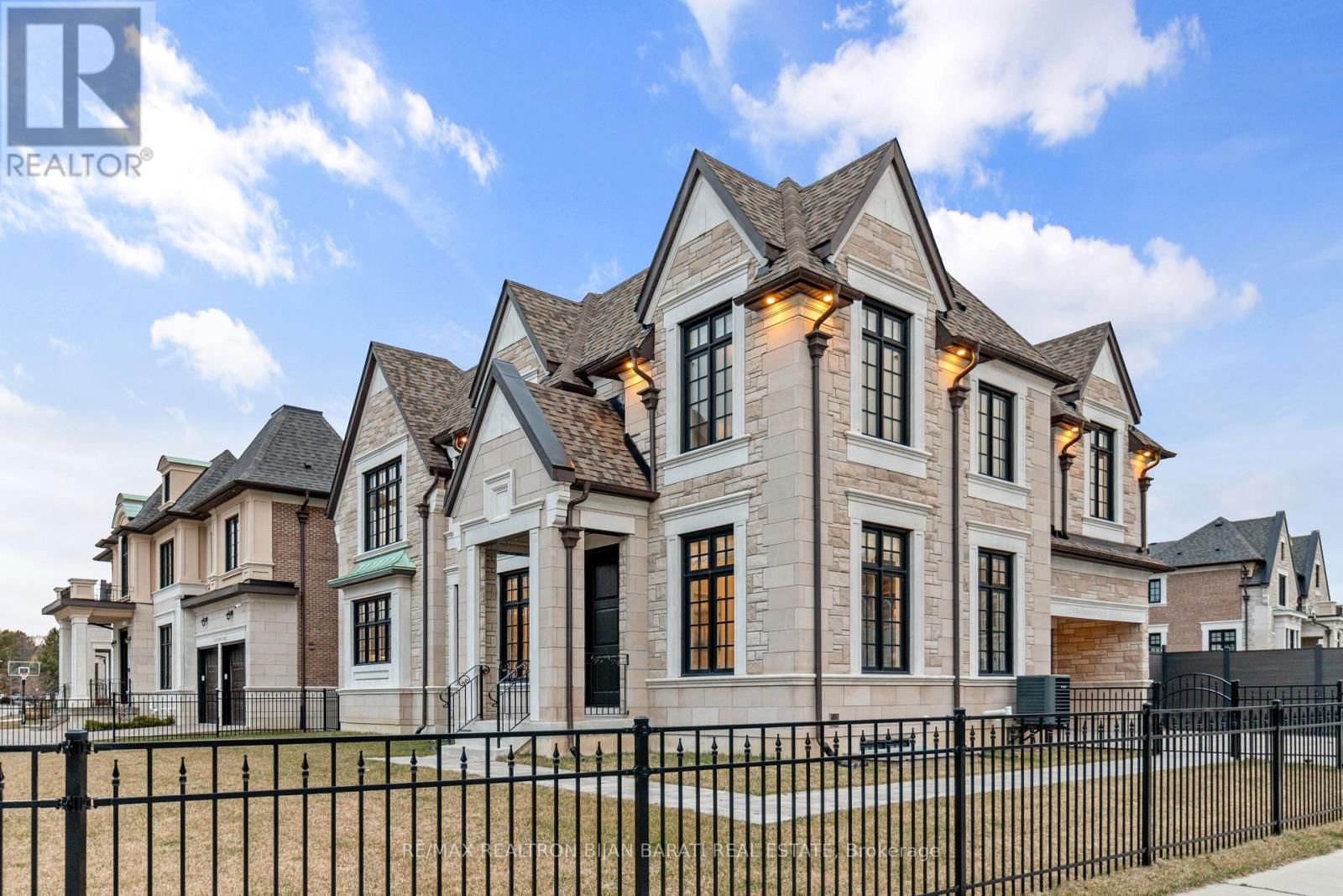 29 BALLYCONNOR COURT Image 2