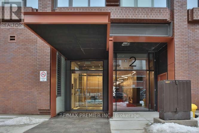 1002 - 2 AUGUSTA AVENUE Image 2