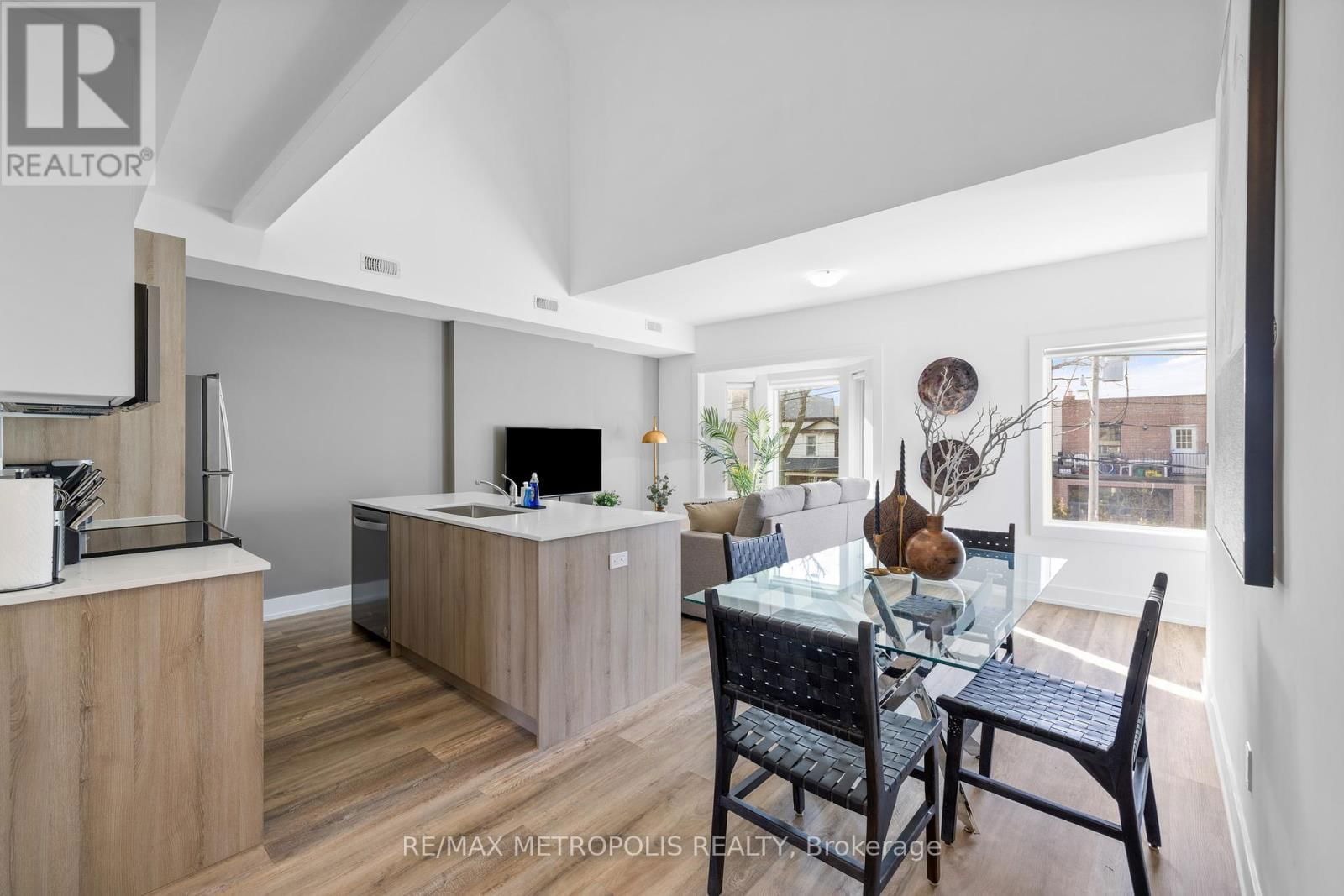 Upper-A - 449 LANSDOWNE AVENUE Image 1