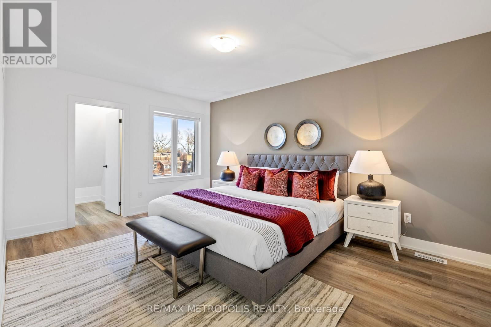 Upper-A - 449 LANSDOWNE AVENUE Image 11