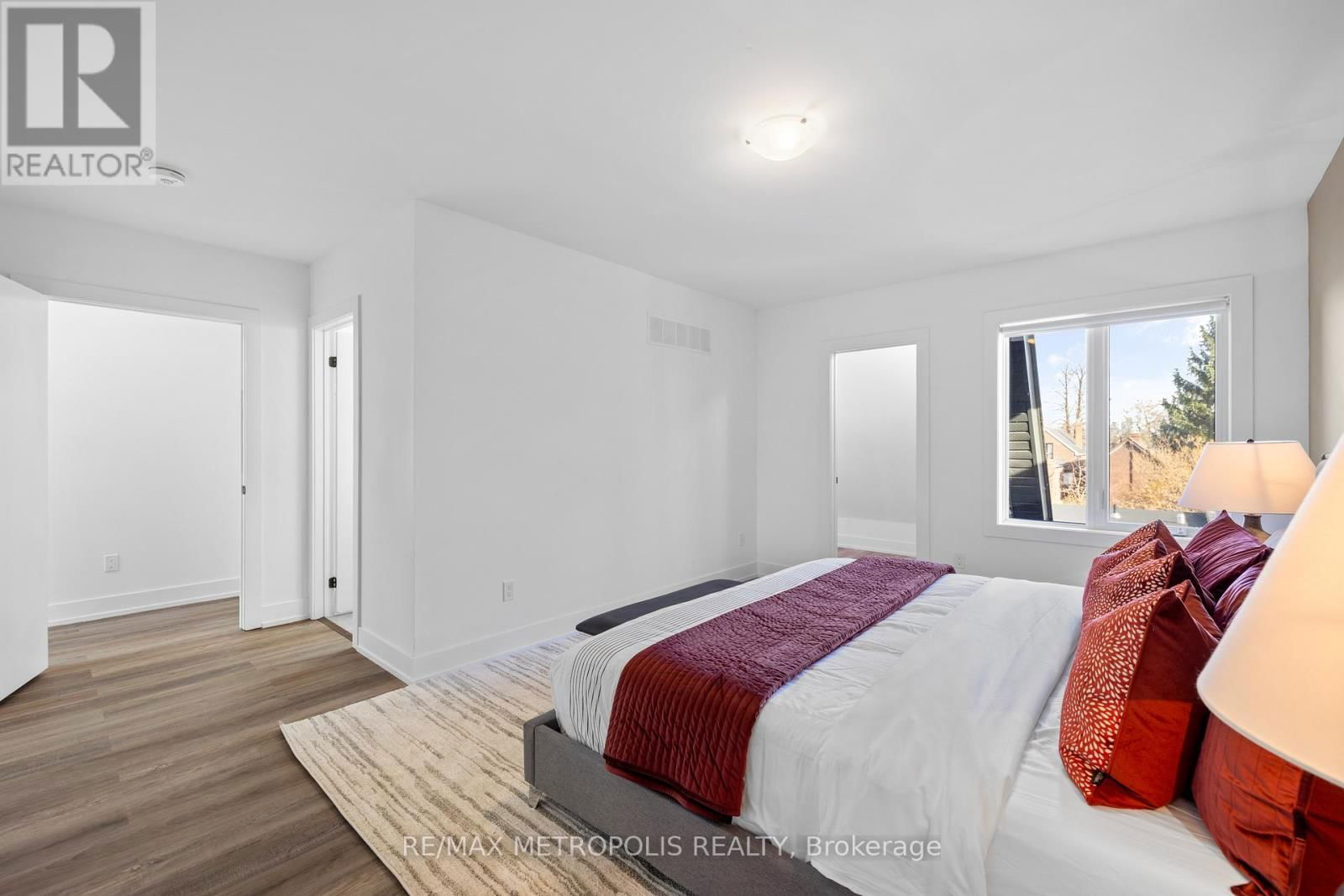 Upper-A - 449 LANSDOWNE AVENUE Image 12