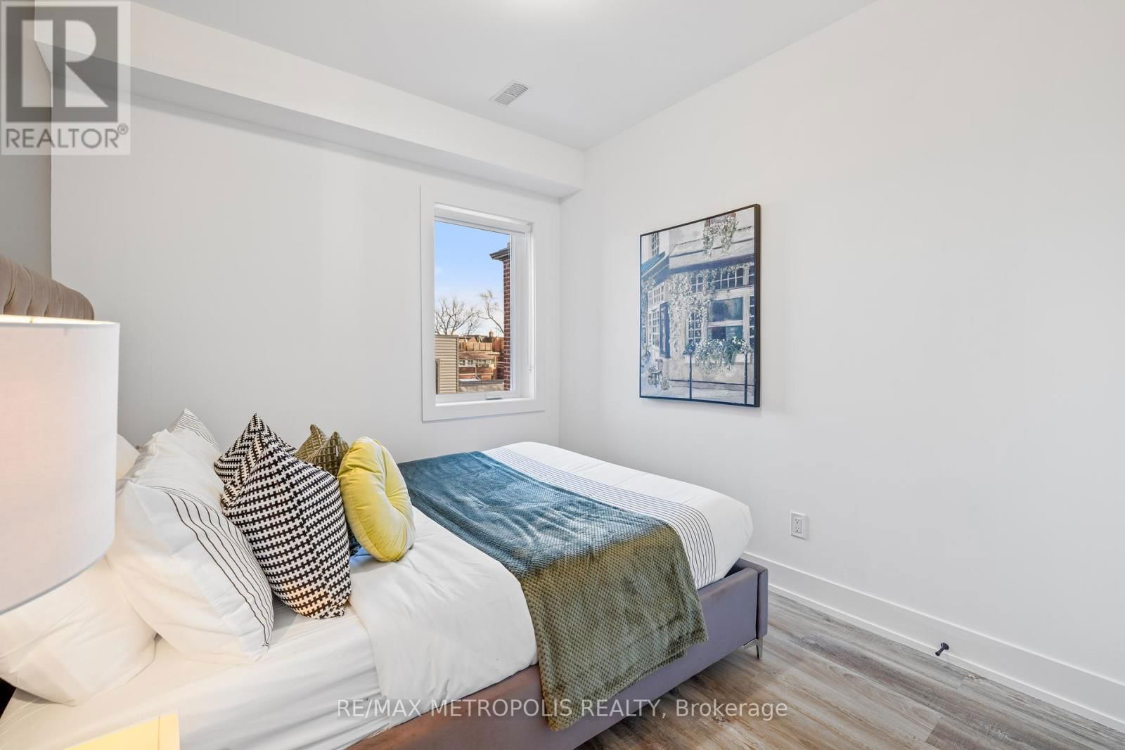 Upper-A - 449 LANSDOWNE AVENUE Image 20