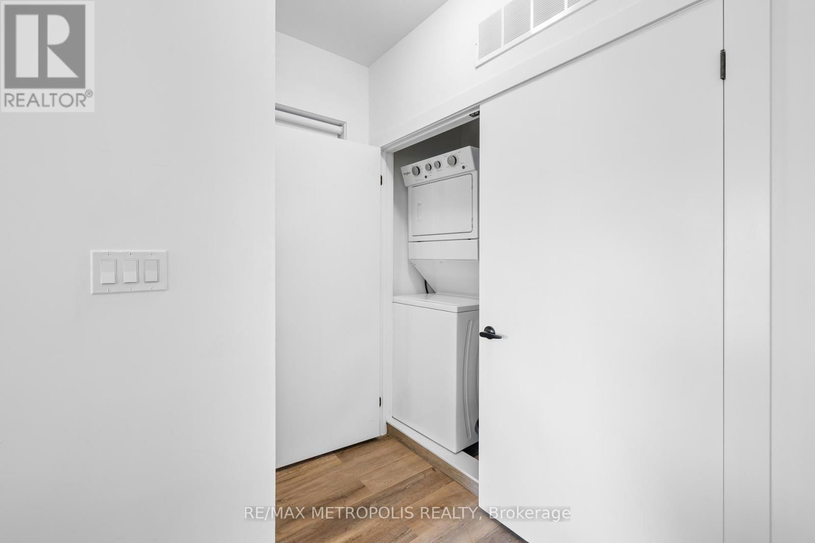 Upper-A - 449 LANSDOWNE AVENUE Image 22