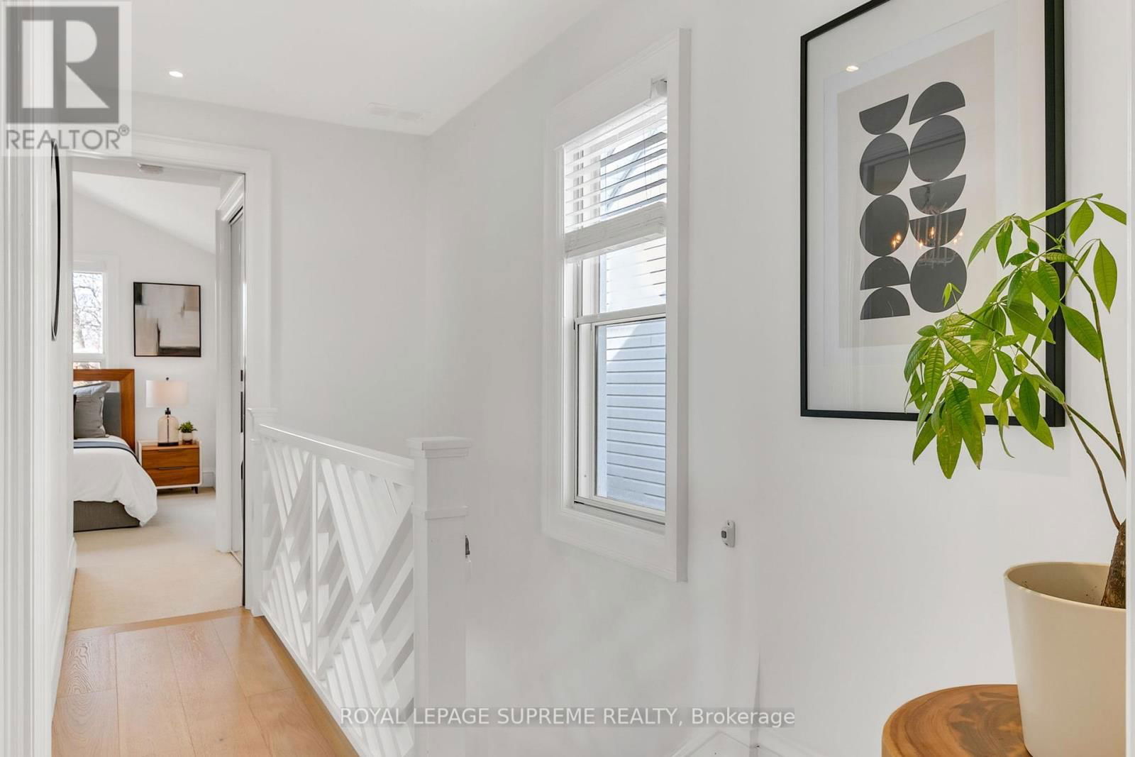 1 MARTIN CRESCENT Image 22