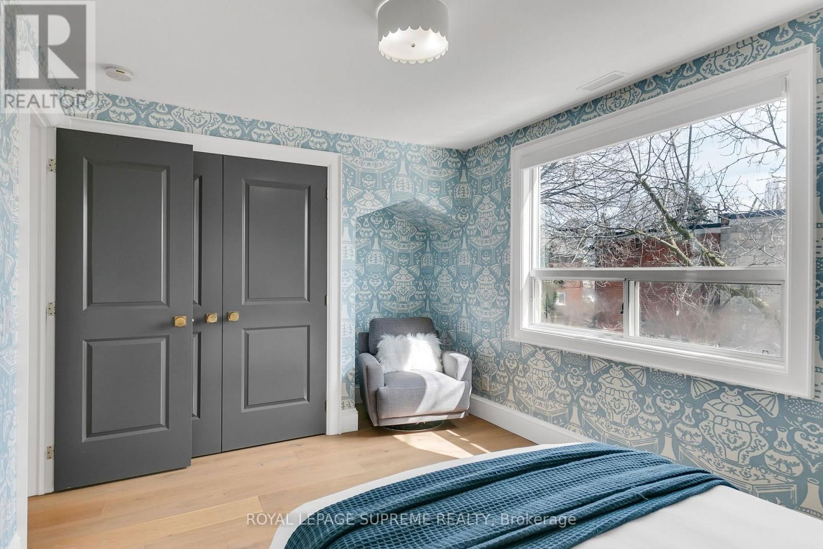 1 MARTIN CRESCENT Image 27