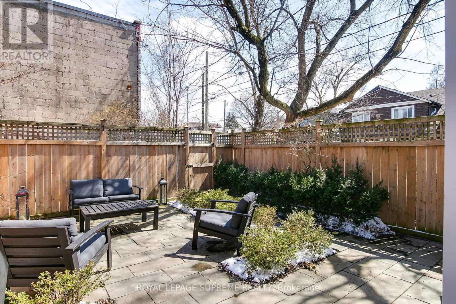 1 MARTIN CRESCENT Image 37
