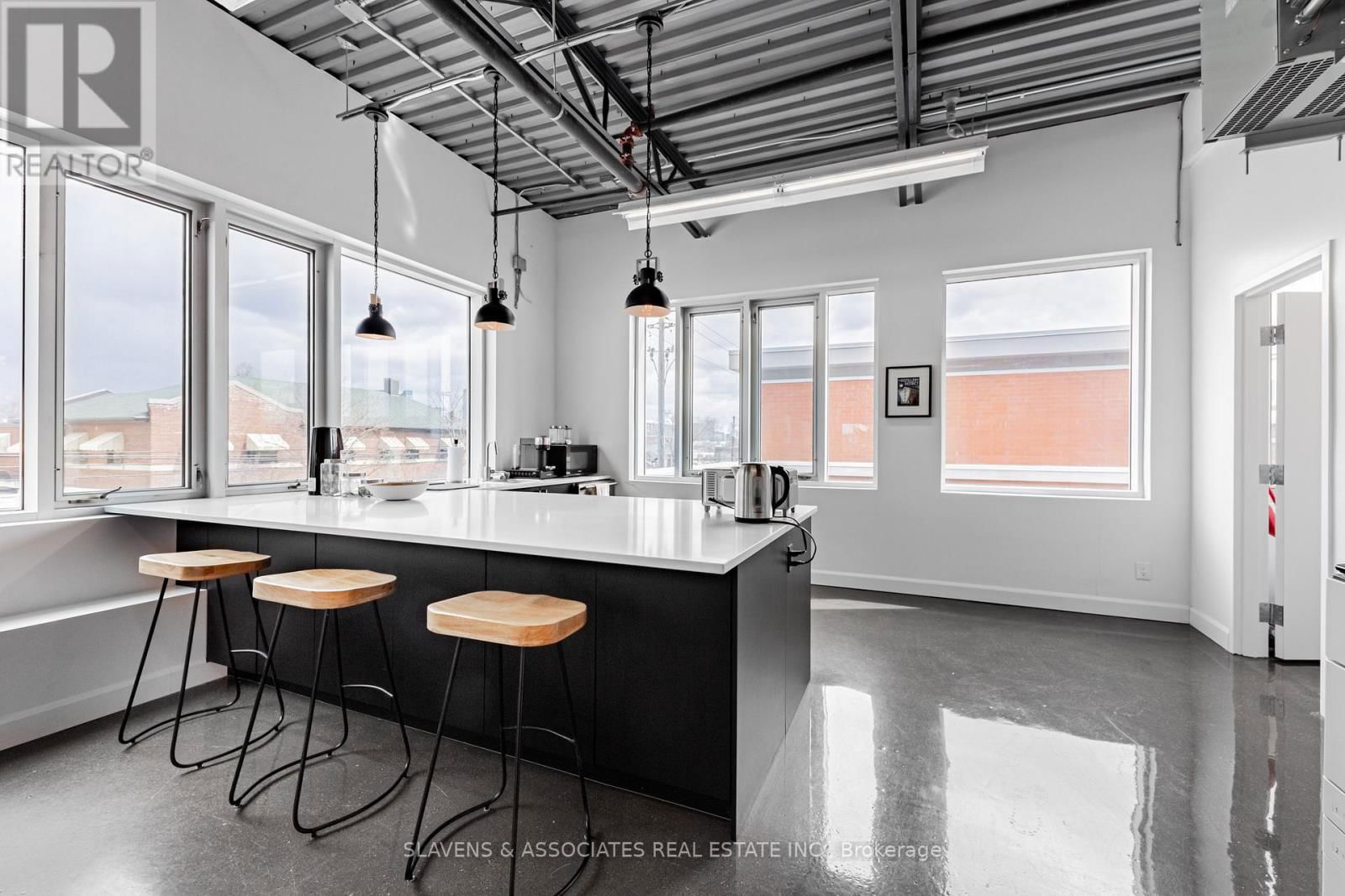 208 - 41 INDUSTRIAL STREET Image 5