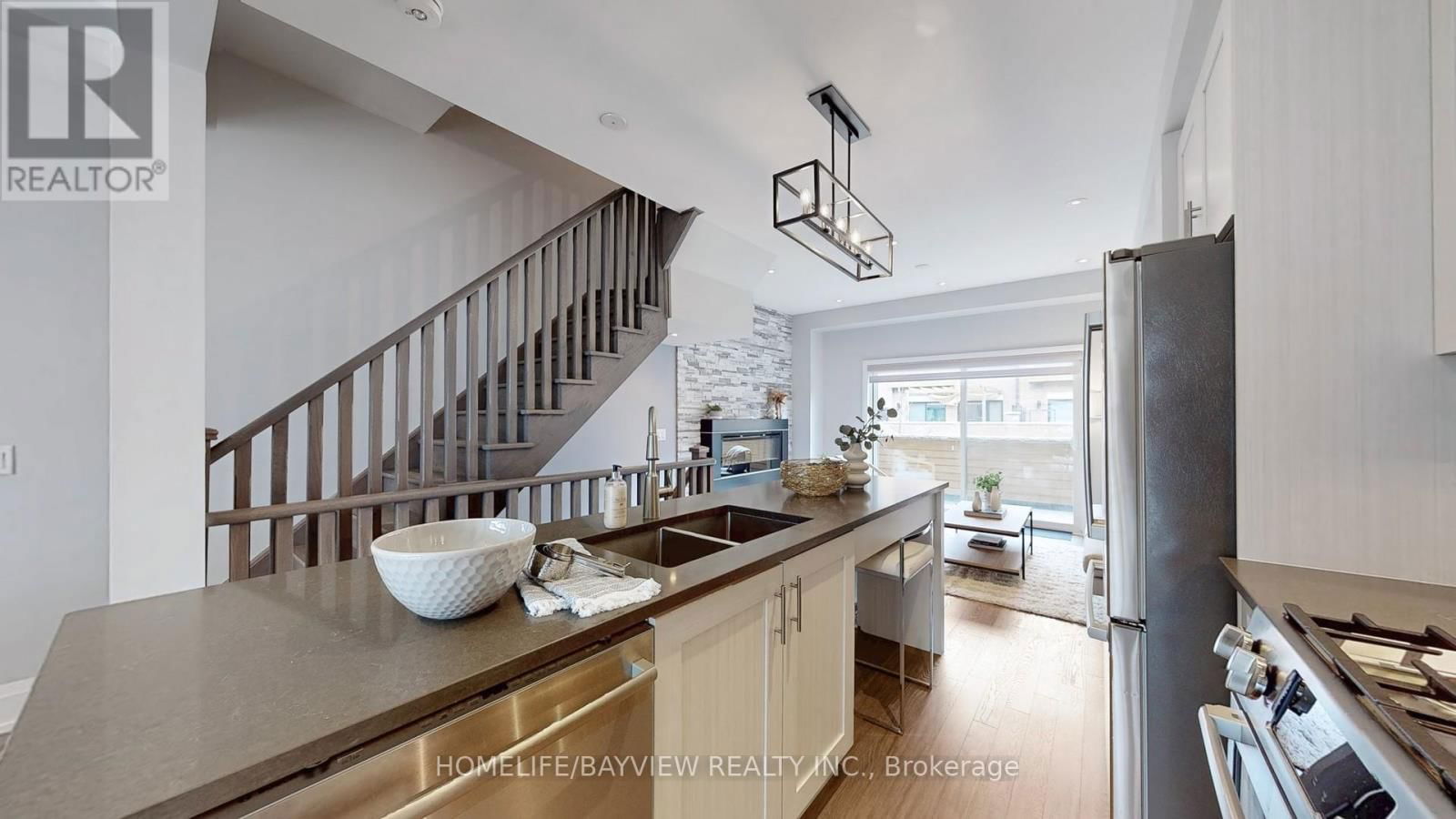 242B FINCH AVENUE EAST Image 7