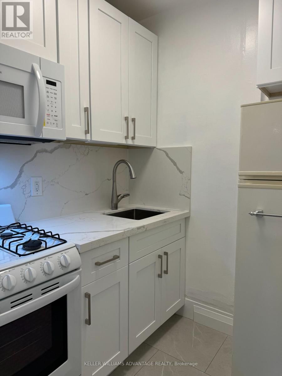 347 WALMER ROAD Image 3