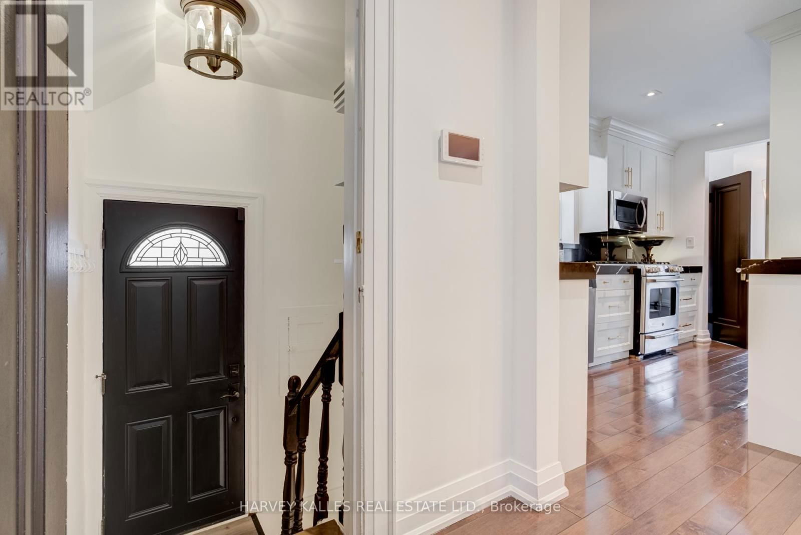 213 BROOKE AVENUE Image 28