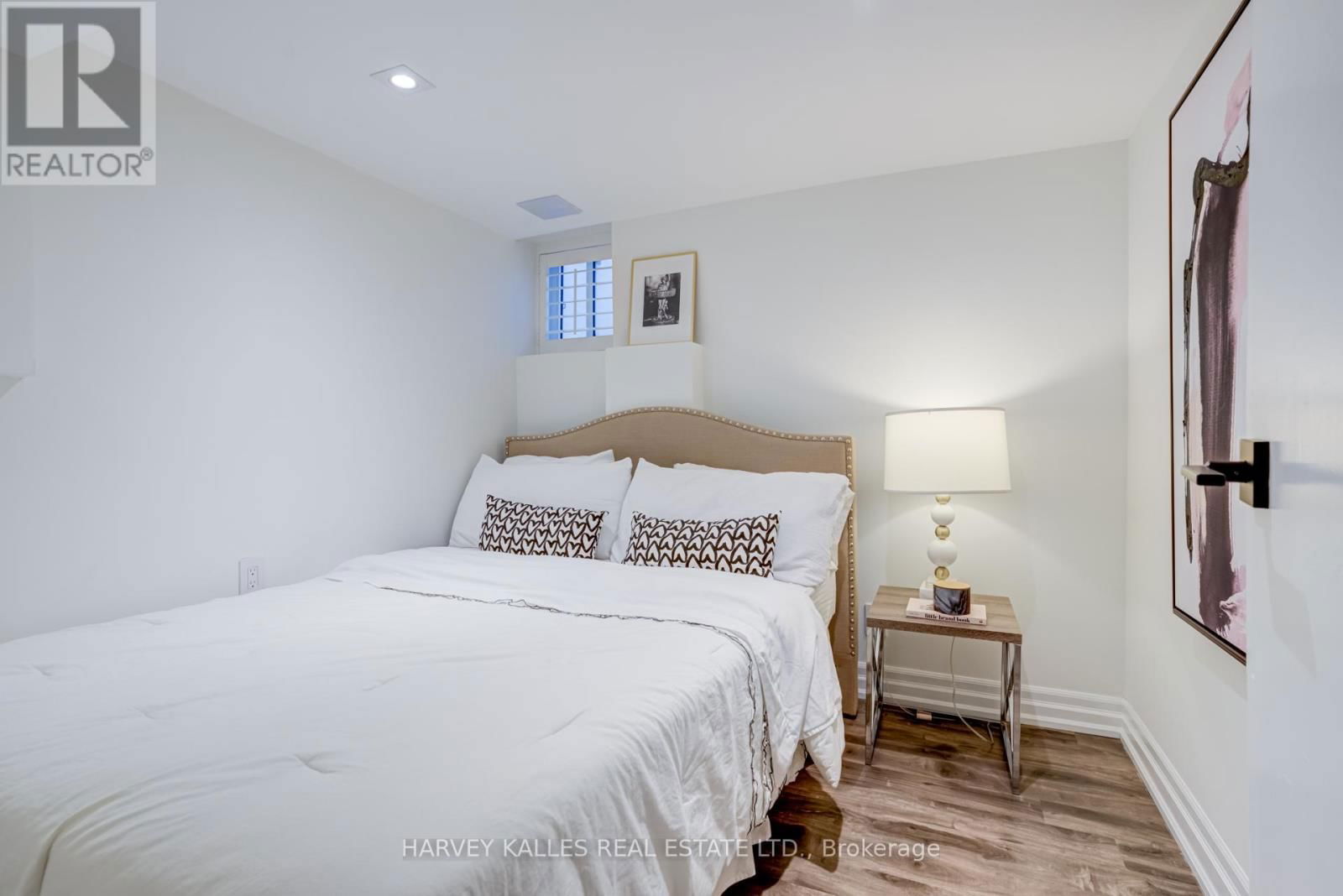 213 BROOKE AVENUE Image 33