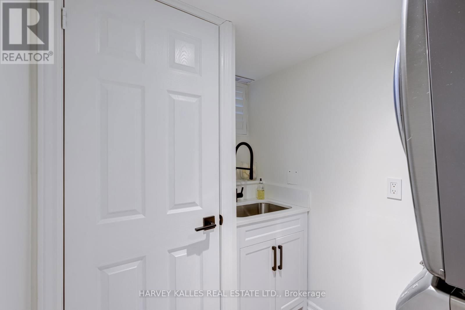 213 BROOKE AVENUE Image 36