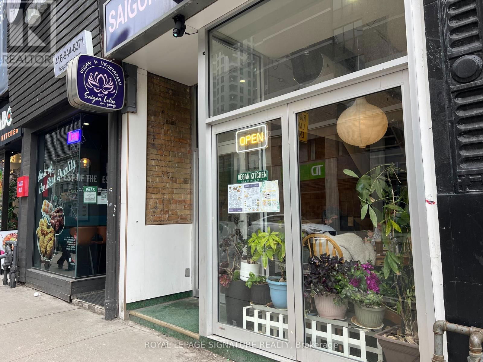 687 YONGE STREET Image 18