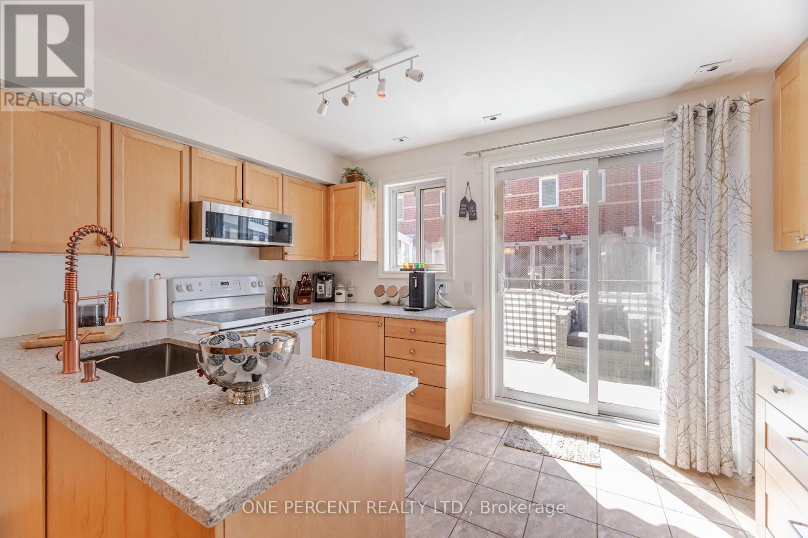252B BERKELEY STREET Image 12