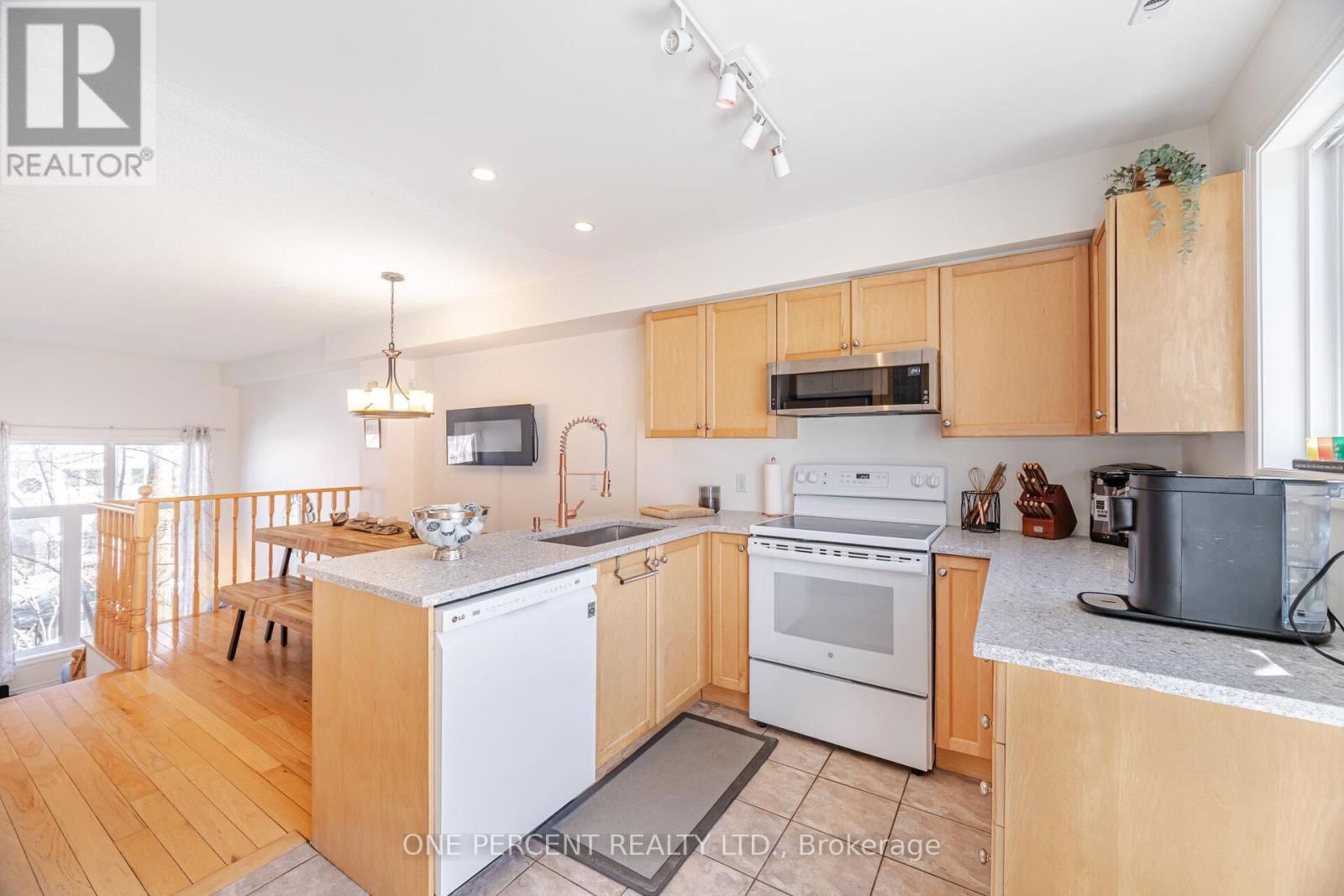 252B BERKELEY STREET Image 13