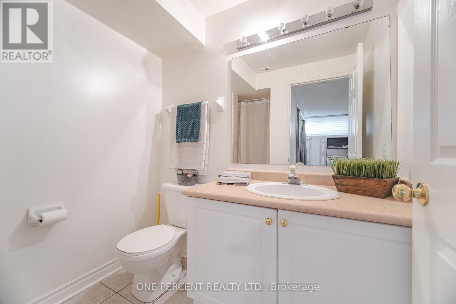 252B BERKELEY STREET Image 31