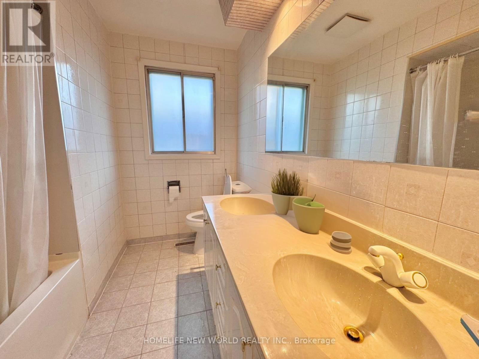 47 WARLOCK CRESCENT Image 12