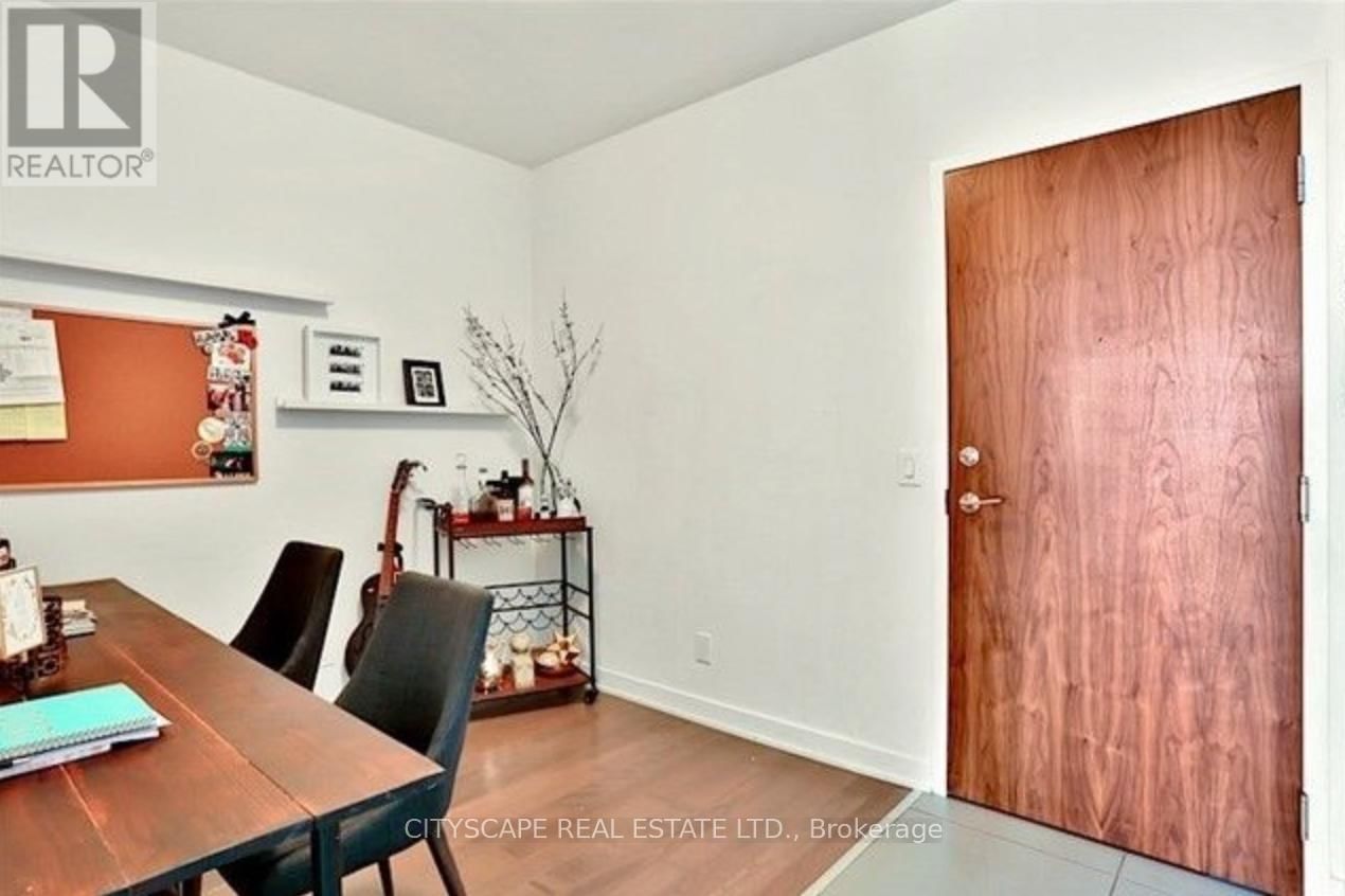 2112 - 1 MARKET STREET Image 7