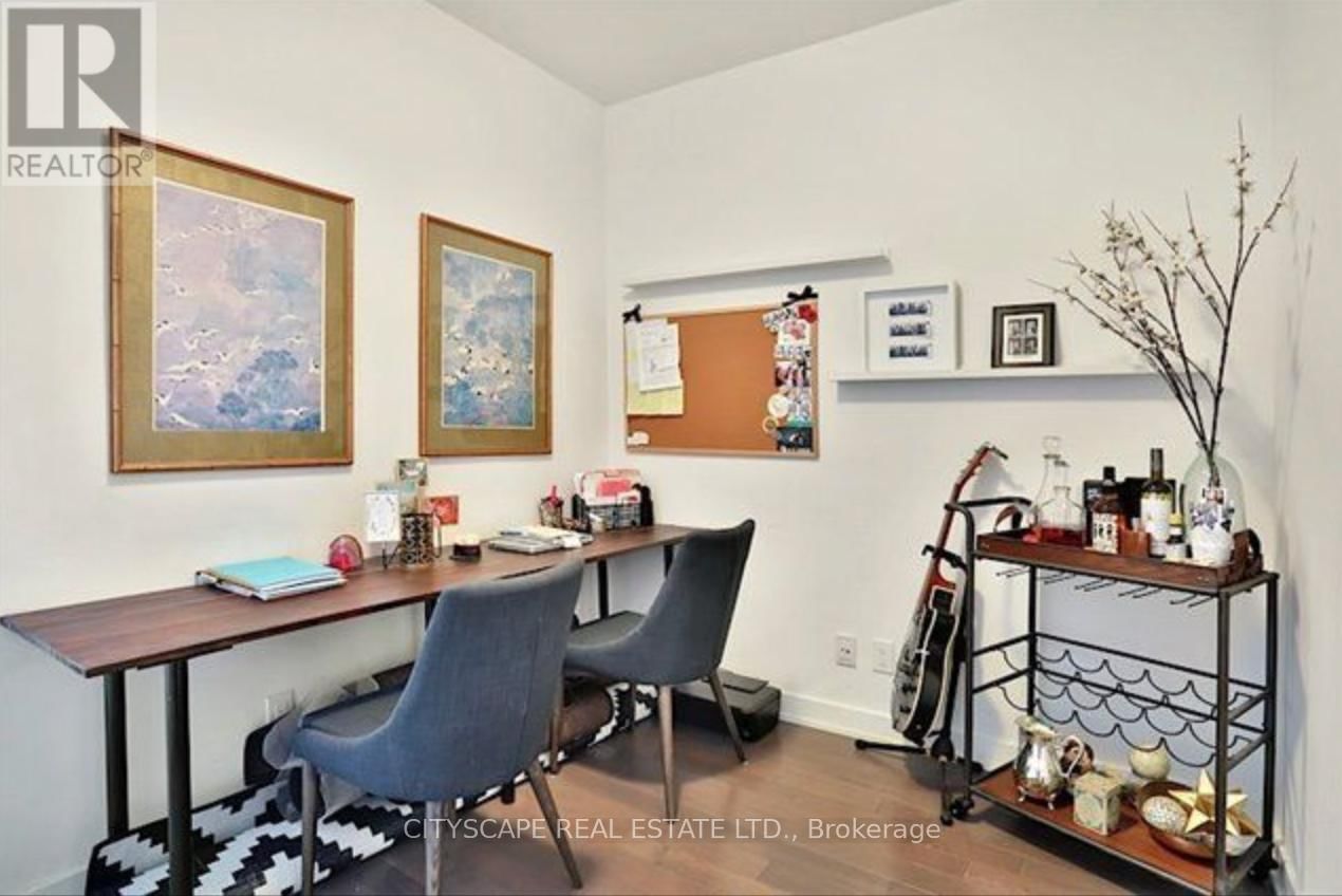 2112 - 1 MARKET STREET Image 8