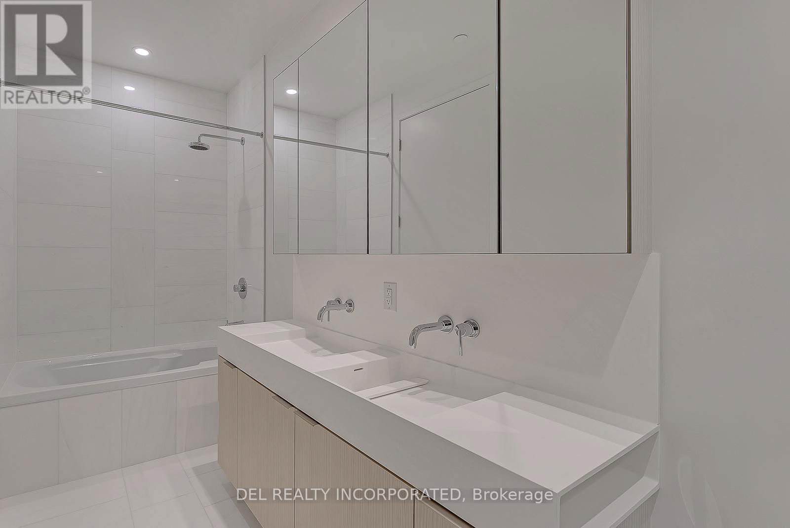 4402 - 15 LOWER JARVIS STREET Image 31