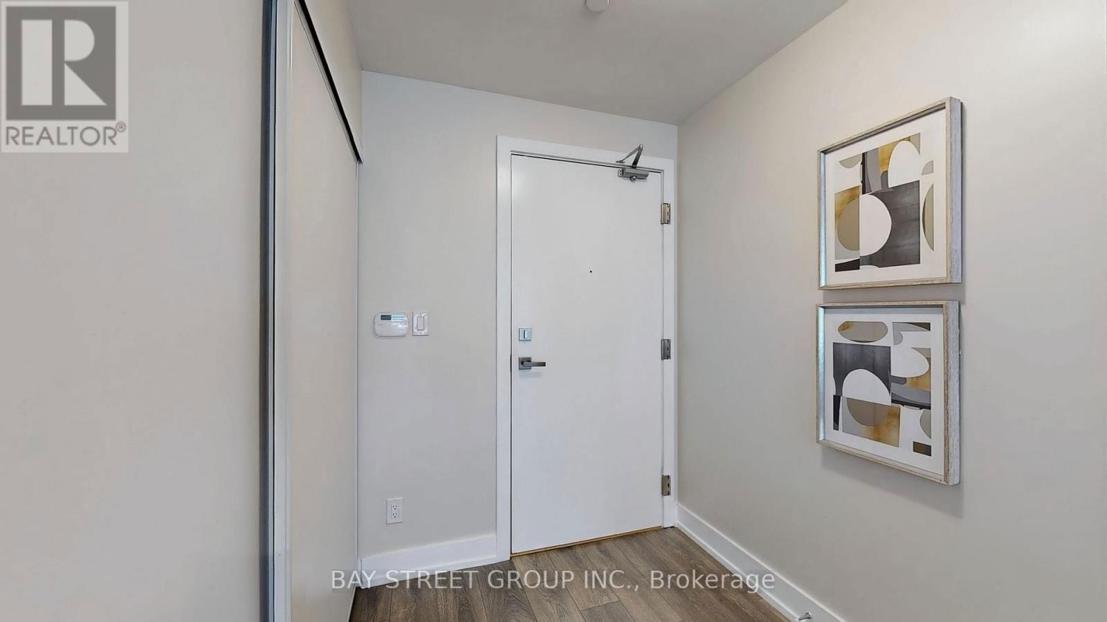503 - 180 FAIRVIEW MALL DRIVE Image 32