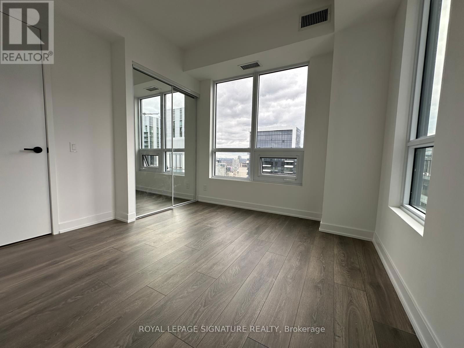 4705 - 108 PETER STREET Image 6