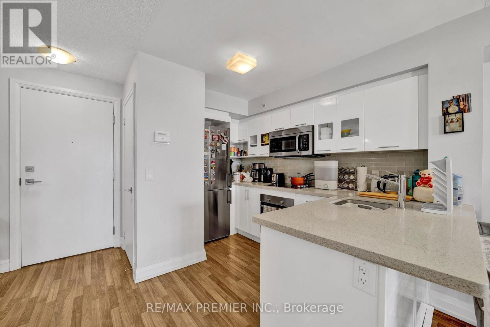 513 - 555 WILSON AVENUE Image 3