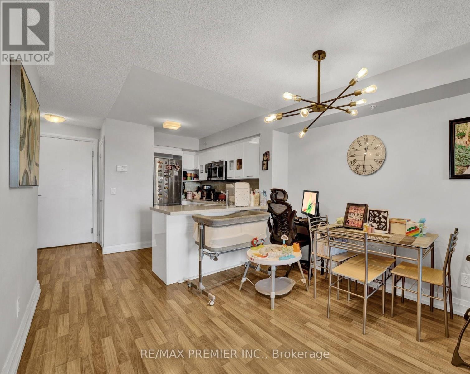 513 - 555 WILSON AVENUE Image 5