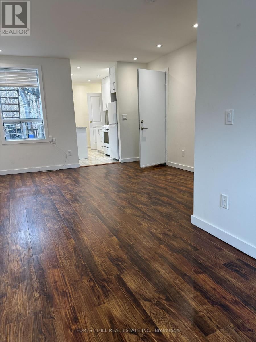 1 - 378 BLOOR STREET WEST Image 2