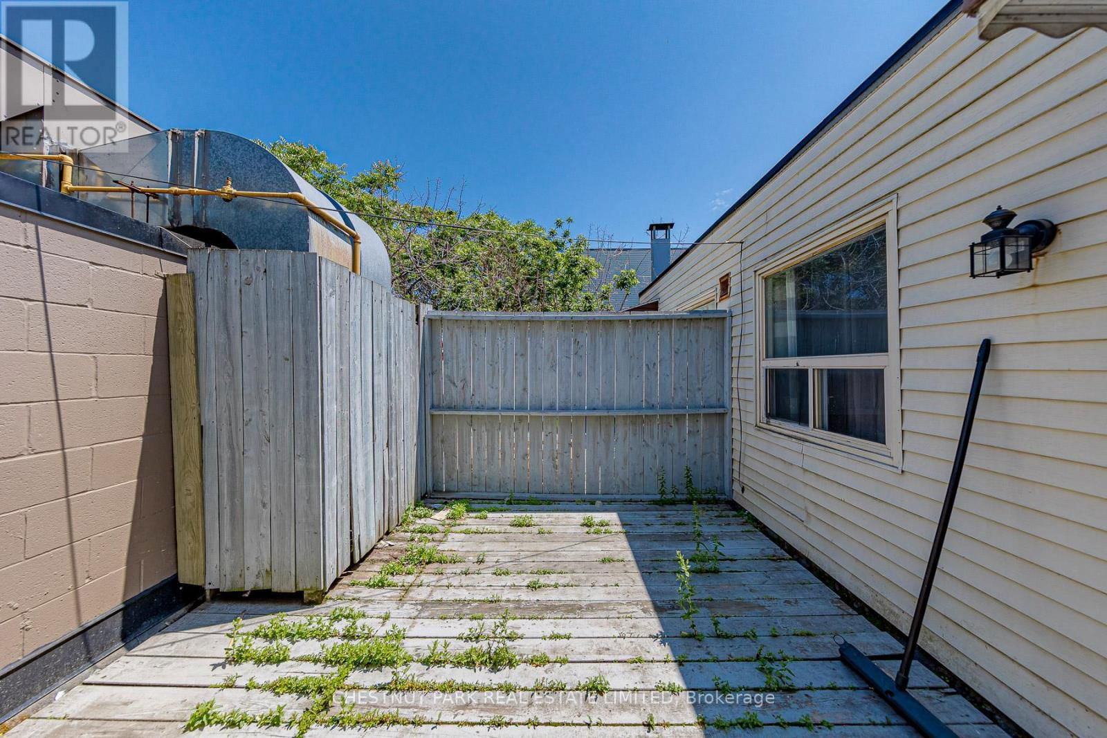#2 - 650A QUEEN STREET WEST Image 18