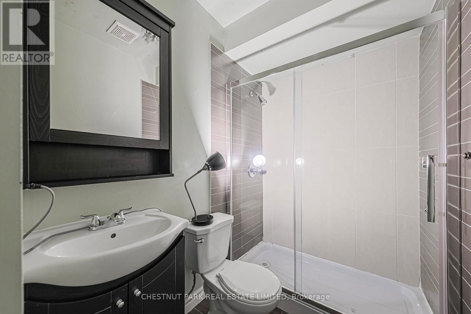 #2 - 650A QUEEN STREET WEST Image 6