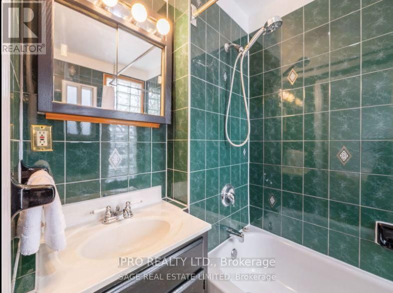 4 PERCY STREET Image 9