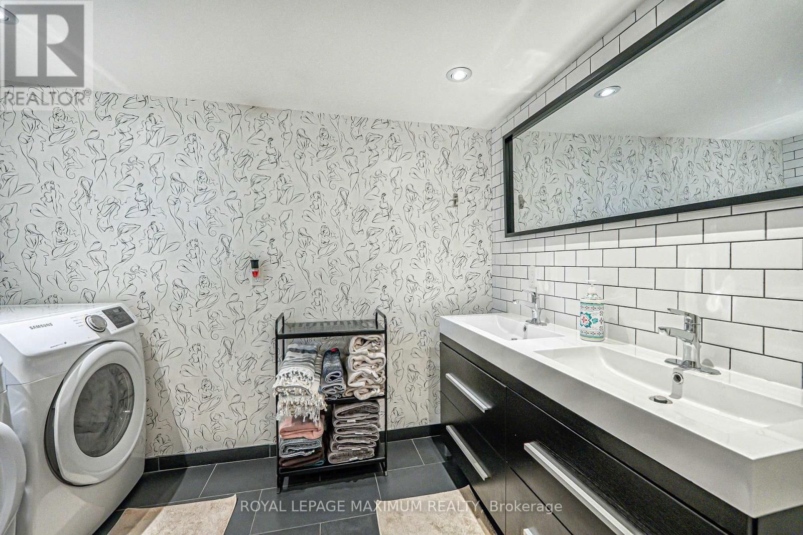 Unit 1 - 263 BROCK AVENUE Image 32